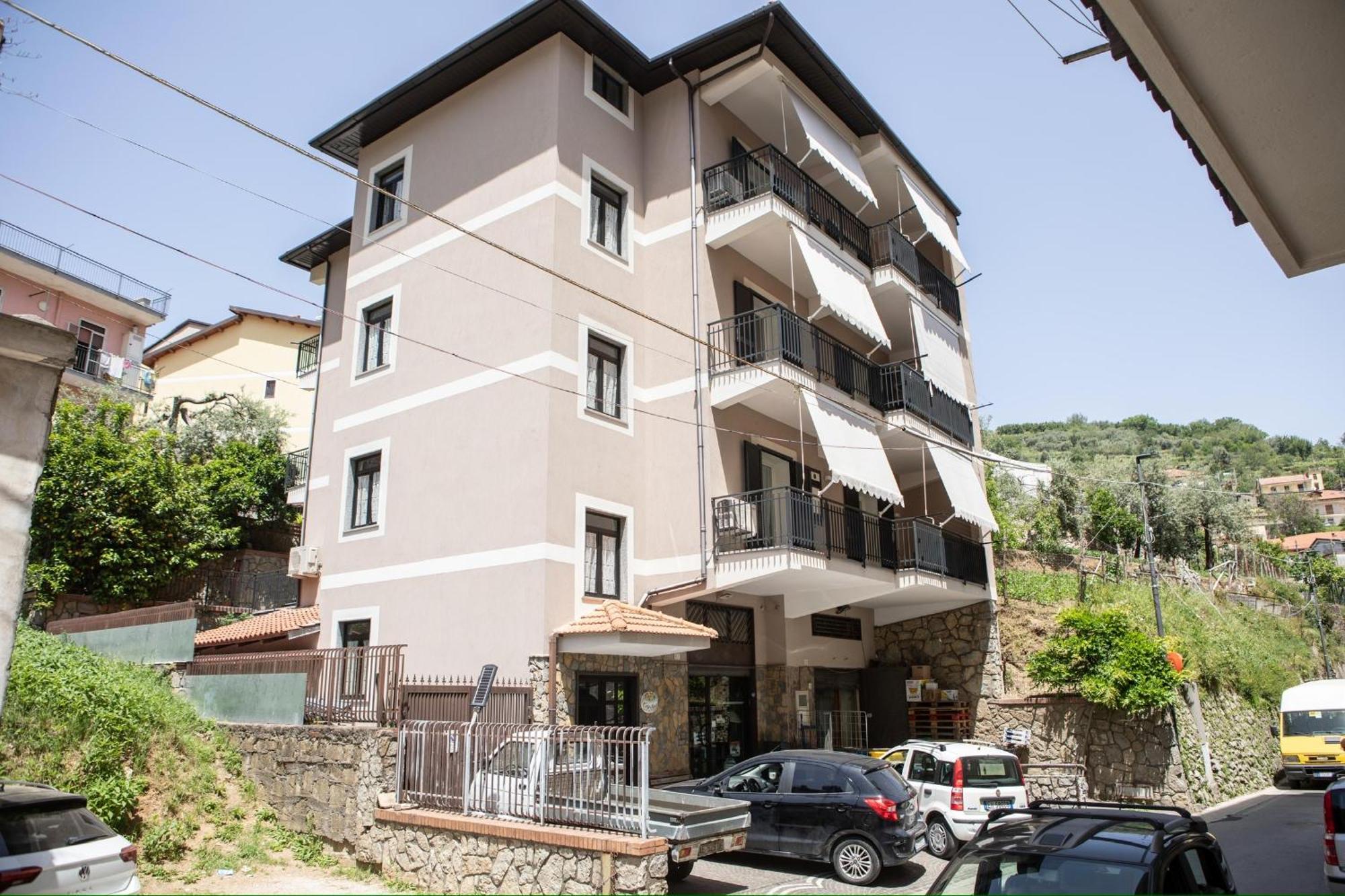 Casa Anna Apartments Pimonte Eksteriør billede